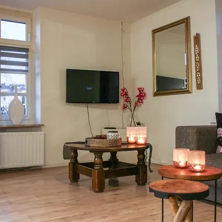 In With 4 Bedrooms, Wifi&outdoor Swimming Pool Vakantiehuis
